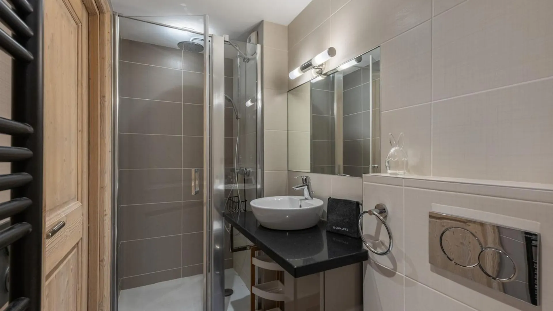 Appartement Cosy, Proche Des Pistes A Courchevel, 7 Pers, Parking, Terrasse Et Wifi - Fr-1-563-25 0*, Courchevel França